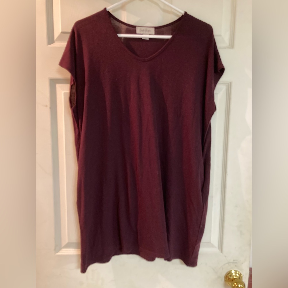 CHARLIE PAGE Burgandy shirt.  Short Sleeve.  Size: Small/Medium